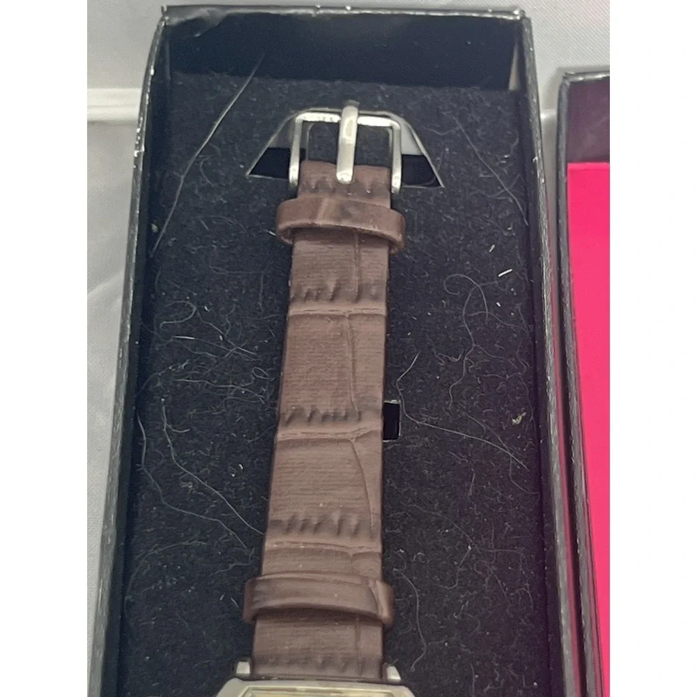 Elegant Quartz Wristwatch with Brown Faux Leather Band & Oval Case‎ - Untested